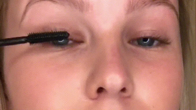 Mascara Application
